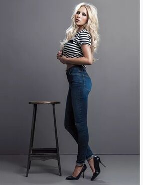 Alix Earle x frame Denim